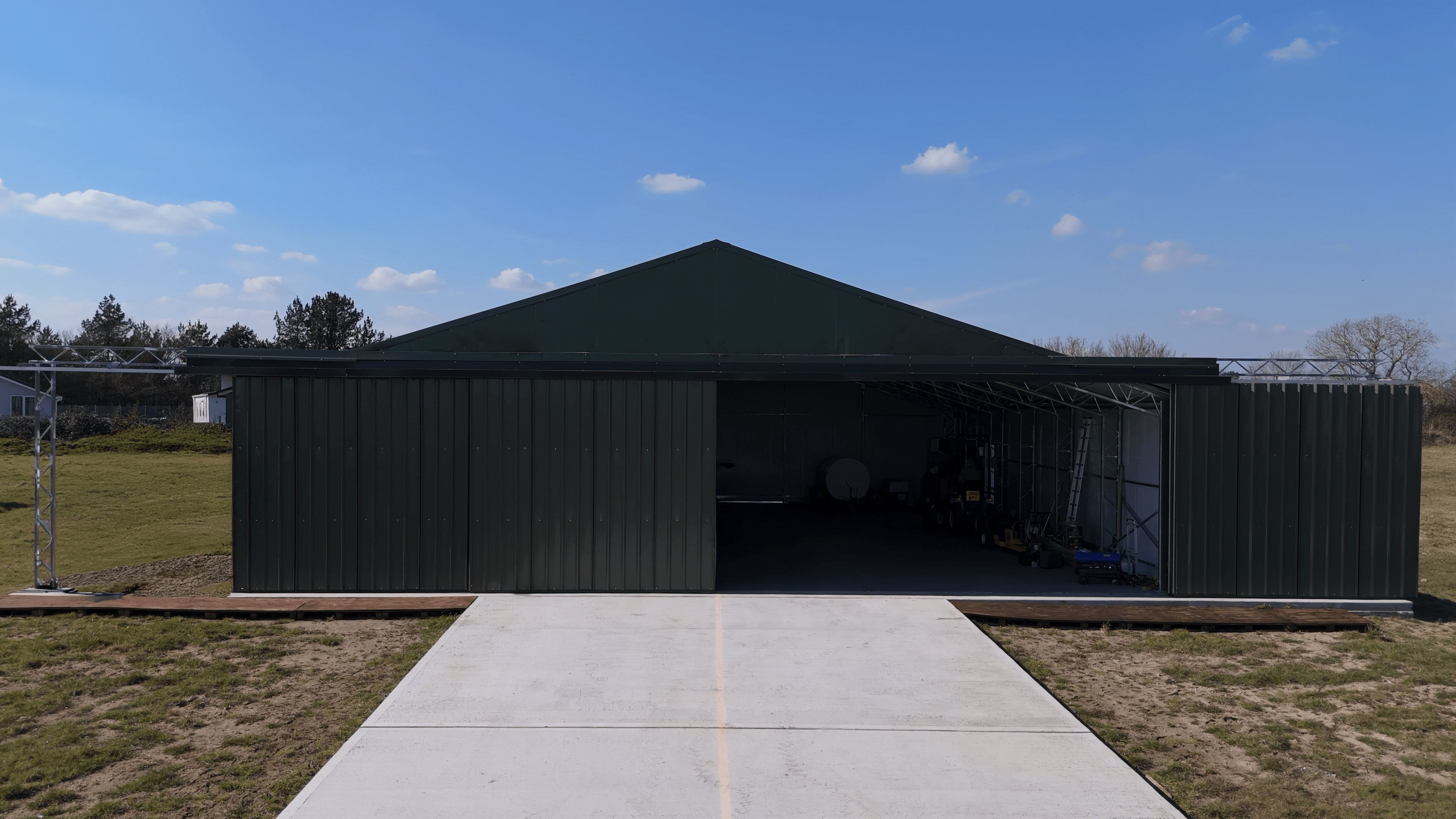 Stahlflugzeughangar